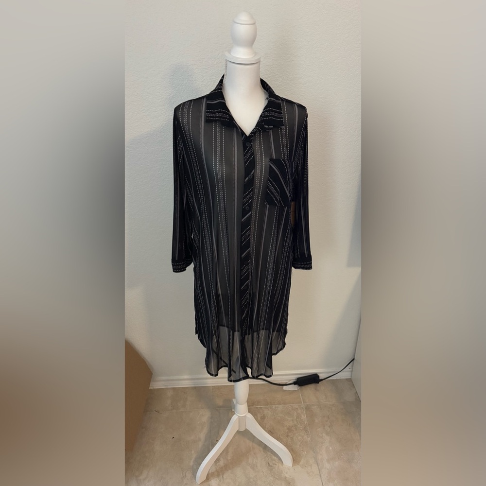 Eden & Olivia Black & White Striped Blouse